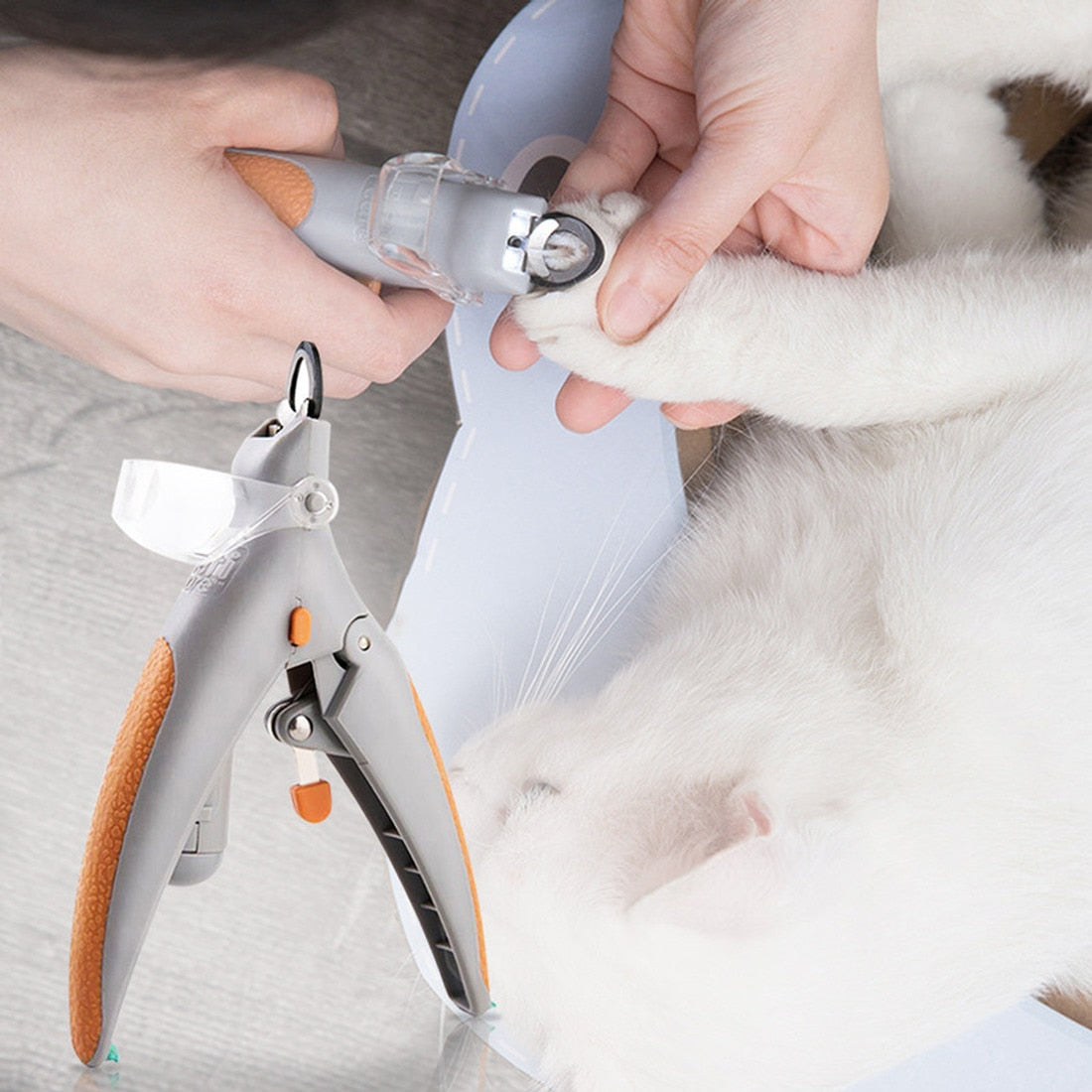 Guillotine Cat Nail Clipper with Safe Guard – Petites Paws