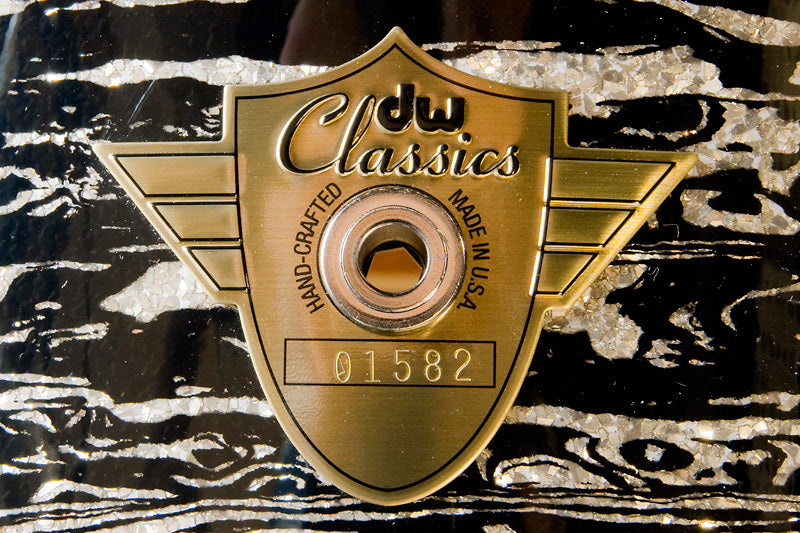 DW Classics Logo with Black Oyster Glass finish