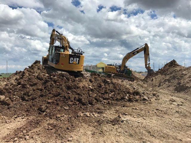 Claybar Contracting excavators with Trackem GPS trackers on a jobsite