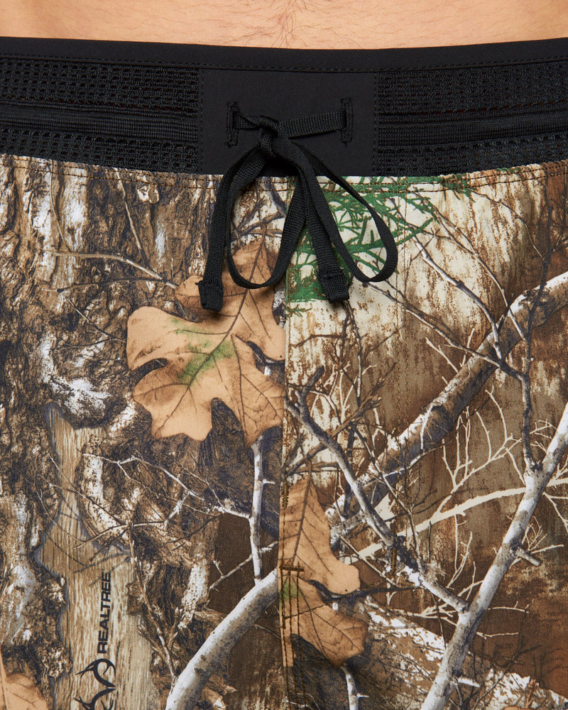  Staghorn Realtree Fishing Camo Lined Short, Black, S :  Clothing, Shoes & Jewelry