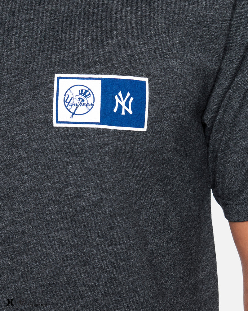 New York Yankees Men's Logo Select T-Shirt 22 / XL