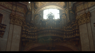 大聖堂の窓から差し込む逆光 オーストリア ウィーン シングストック