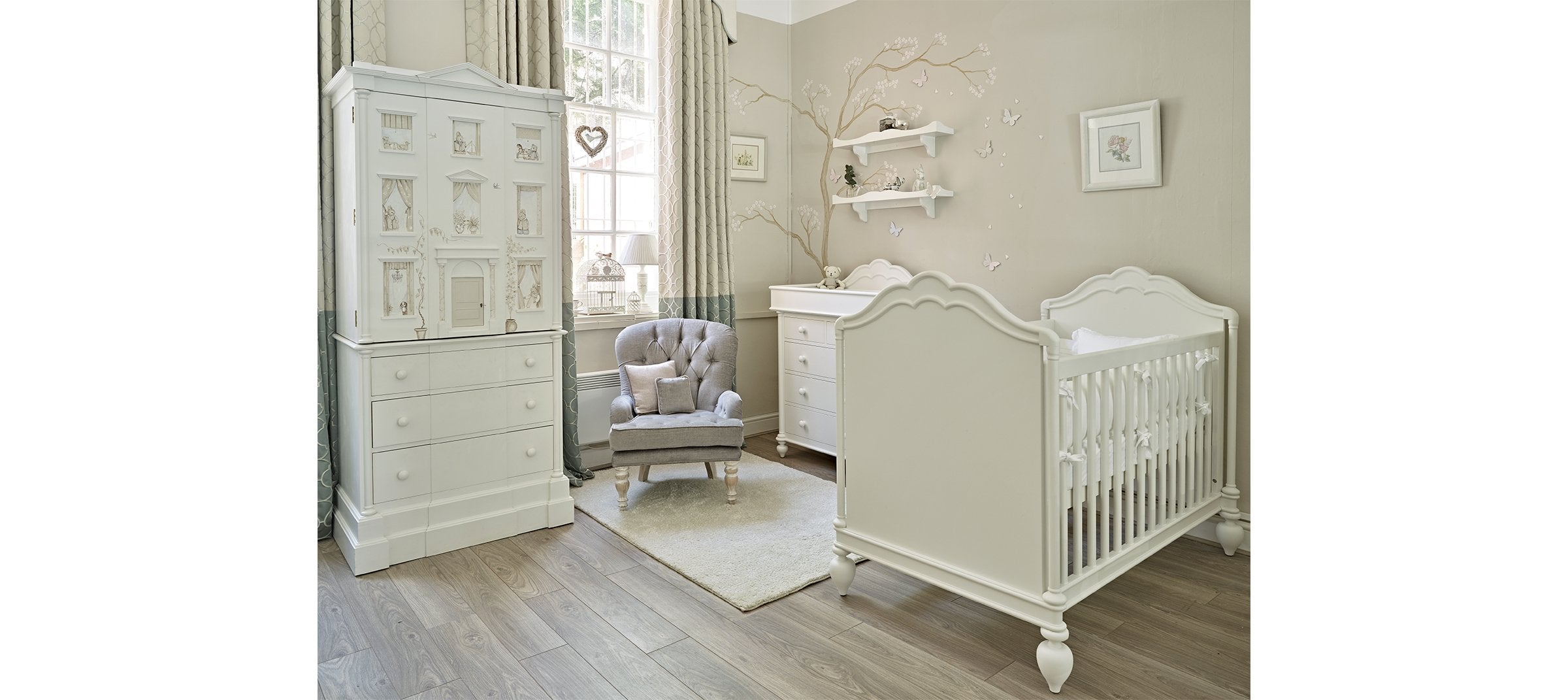 Cot bedroom