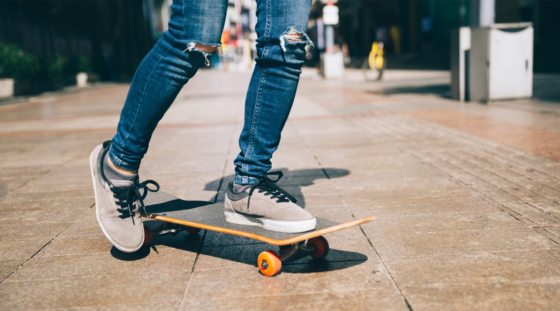 regular-stance-of-skateboard