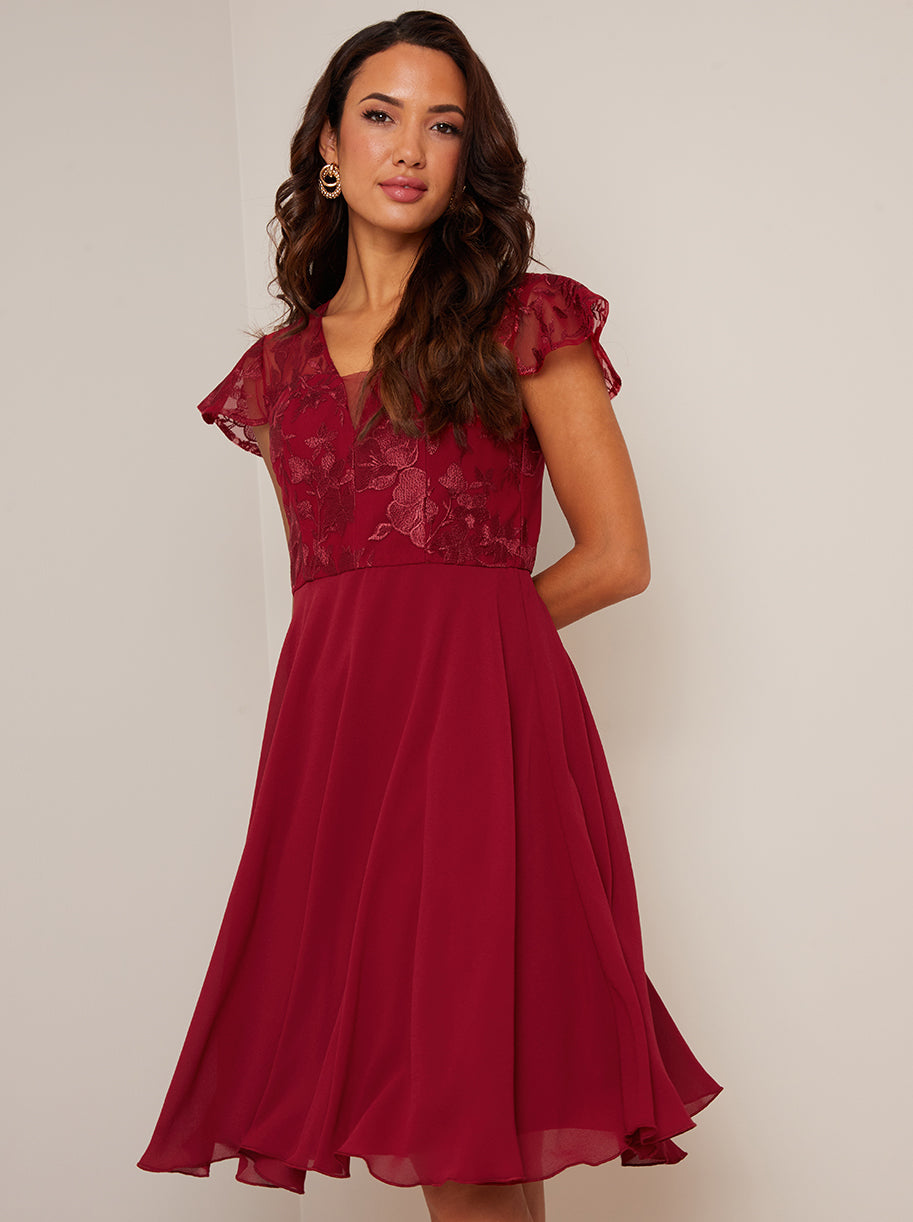 Chi Chi V Neck Embroidered Midi Dress in Red, Size 8
