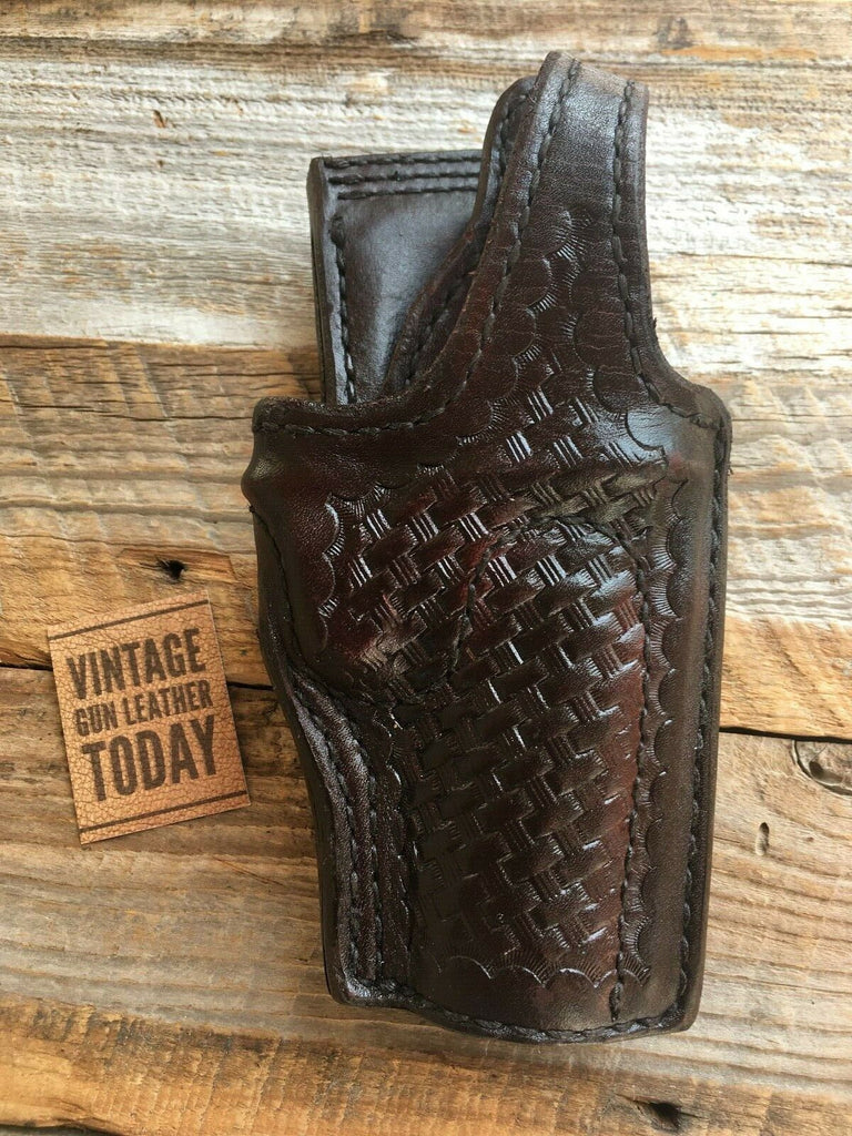 The Texas Rangers - Friday flashback! Texas Rangers have a tradition of  wearing hand tooled leather gun belts and holsters. This is a Sig Sauer 226  with Pau Ferro wood grips with