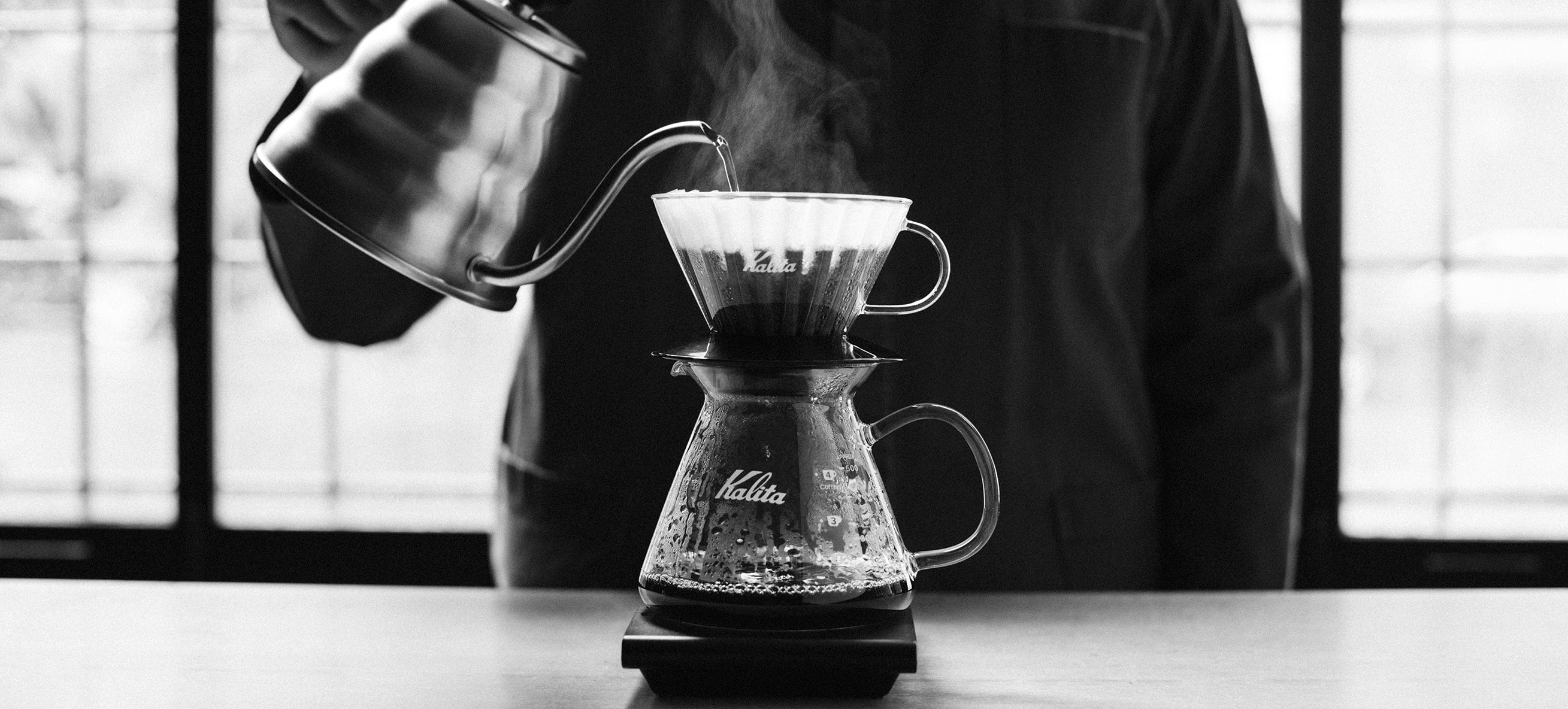 Making a pourover with the Kalita Wave