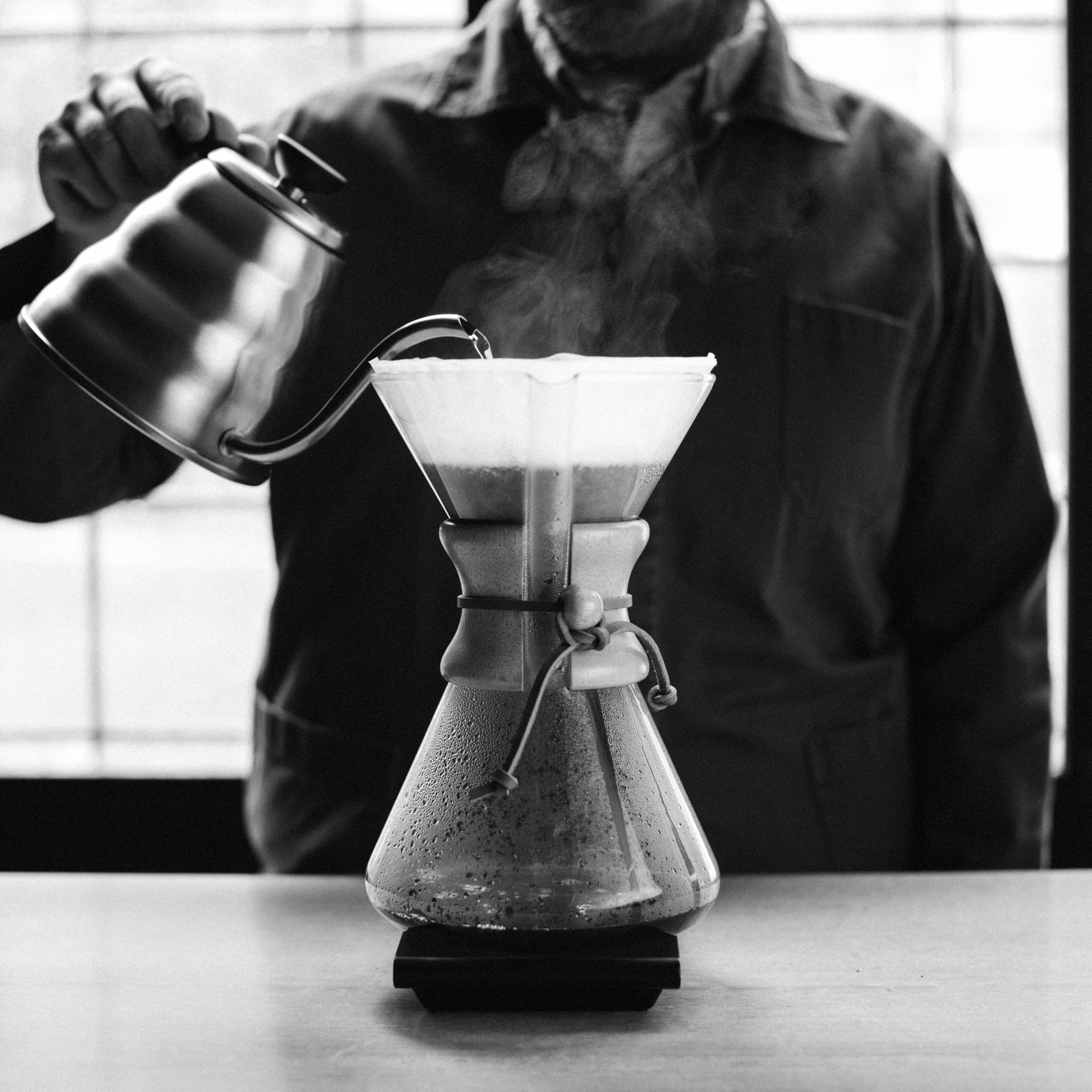 Making a coffee with a Chemex