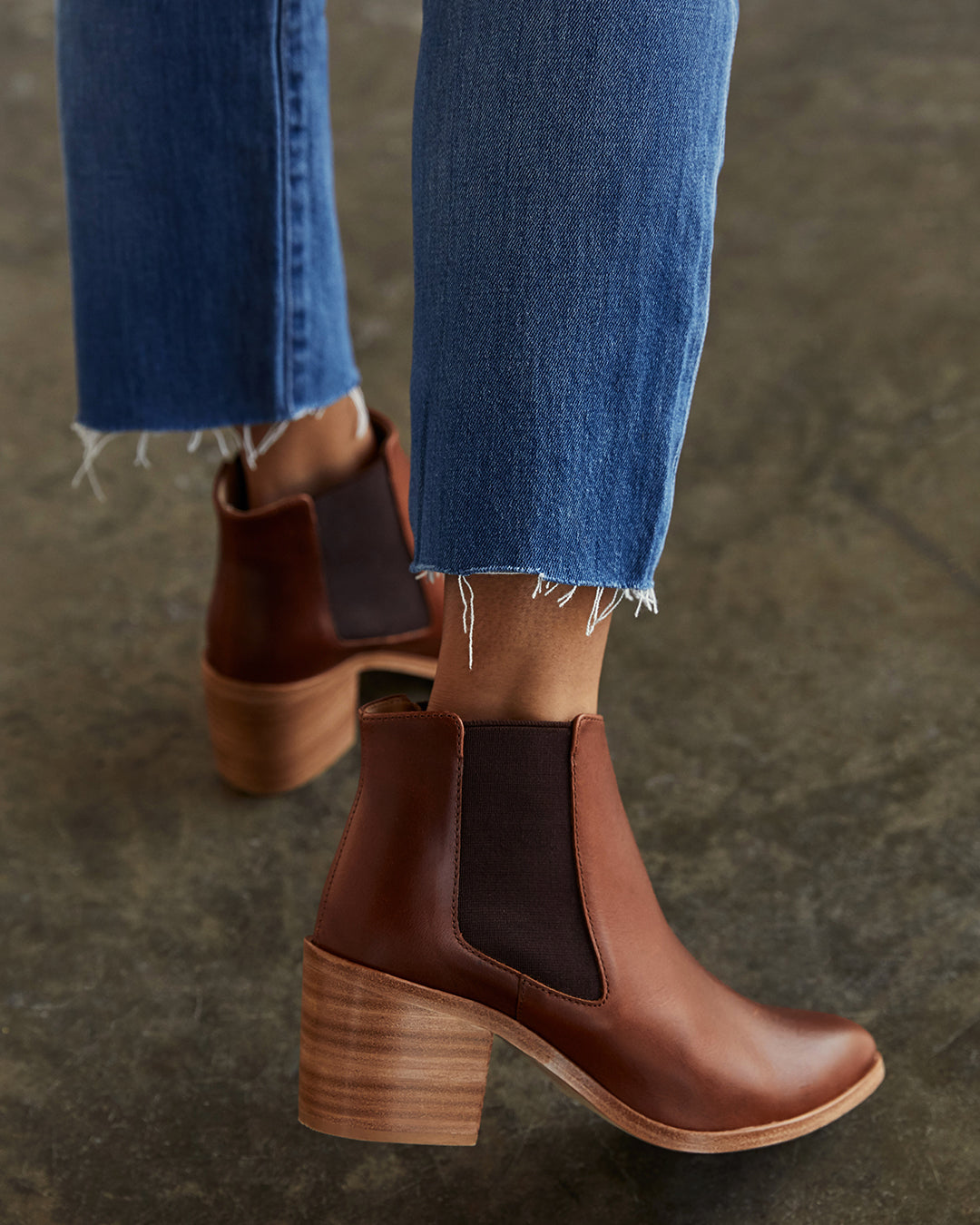 nisolo chelsea boot brandy