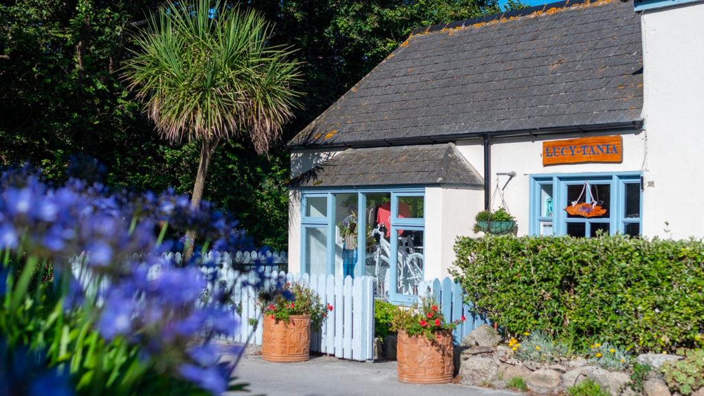 lucy tania boutique tresco island scilly cornwall uk