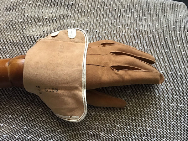 Tan kidskin Art Deco gloves with button cuff, French gloves, Vintage gloves 3