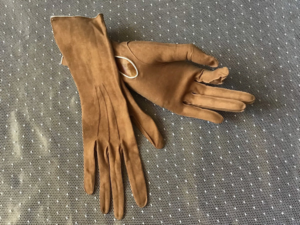 Tan kidskin Art Deco gloves with button cuff, French gloves, Vintage gloves 4