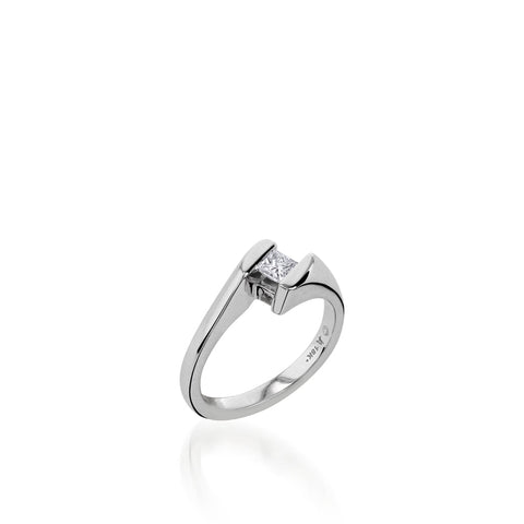 3 carat lab grown diamond ring as a sustainable jewelry gift