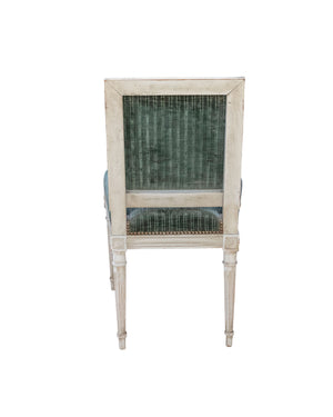 Ensemble de douze chaises en laque blanche et revêtement Rubelli original. Style Louis XVI. France.  XVIIIème Siècle