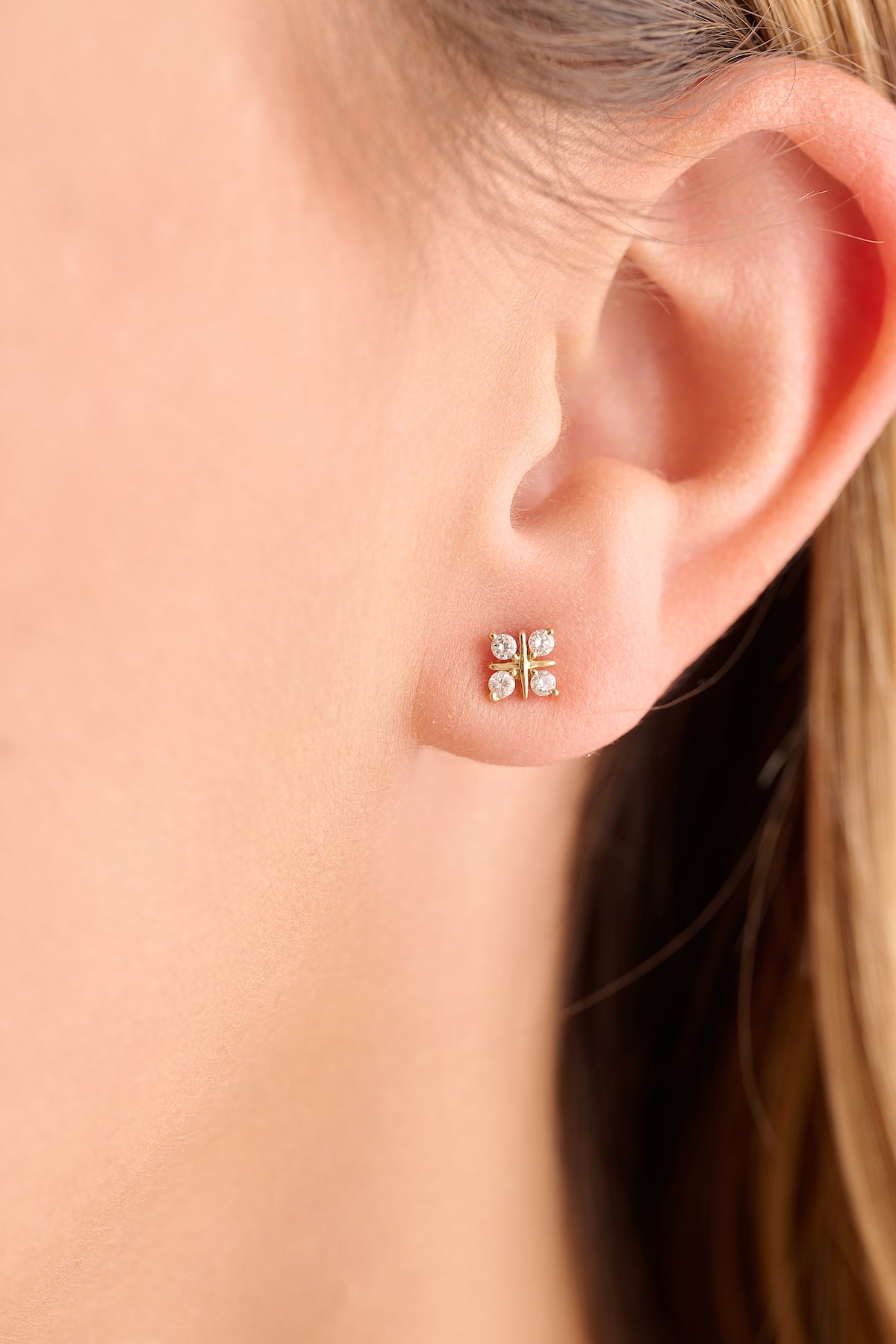 Diamond XO studs – Henri Noël