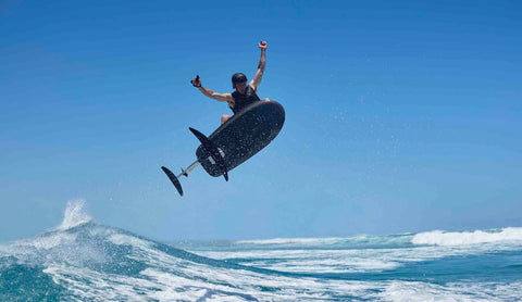 Simon Axmann - Jumping a Fliteboard