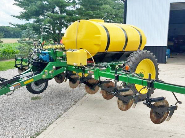 used 11 Row Farm King liquid Applicator