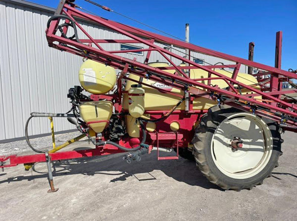 used 60' Hardi pull type sprayer