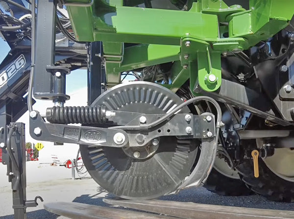 parallel linkage coulter in the ground