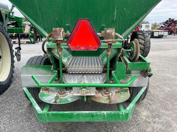 Tractor Supplied Hydraulics ground drive web on BBI Liberty Spreader