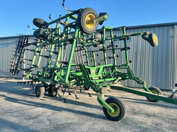 42' John Deere field cultivator