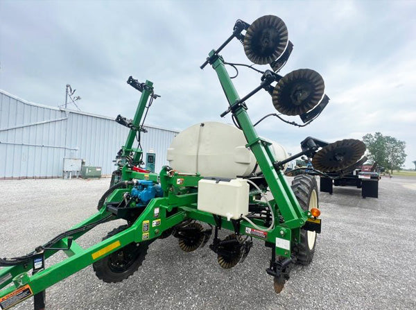 Row Farm King Liquid side dress applicator