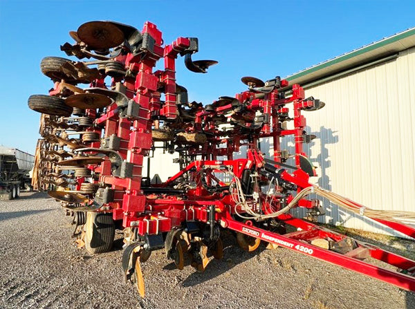 front view of a Salford 4200 Hybrid Tillage tool.