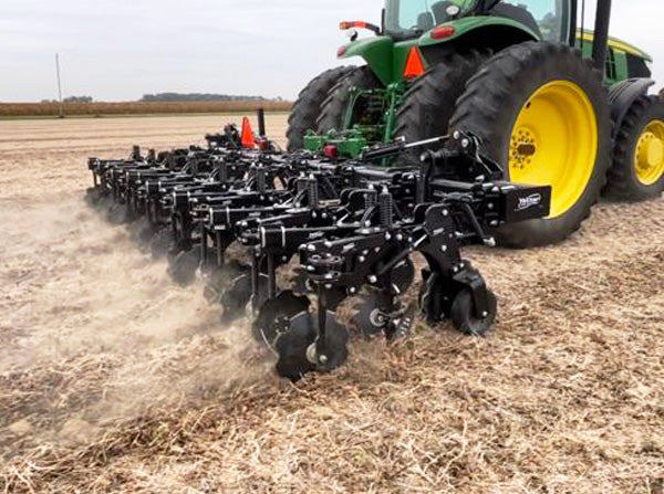 8 row Yetter Maverick toolbar