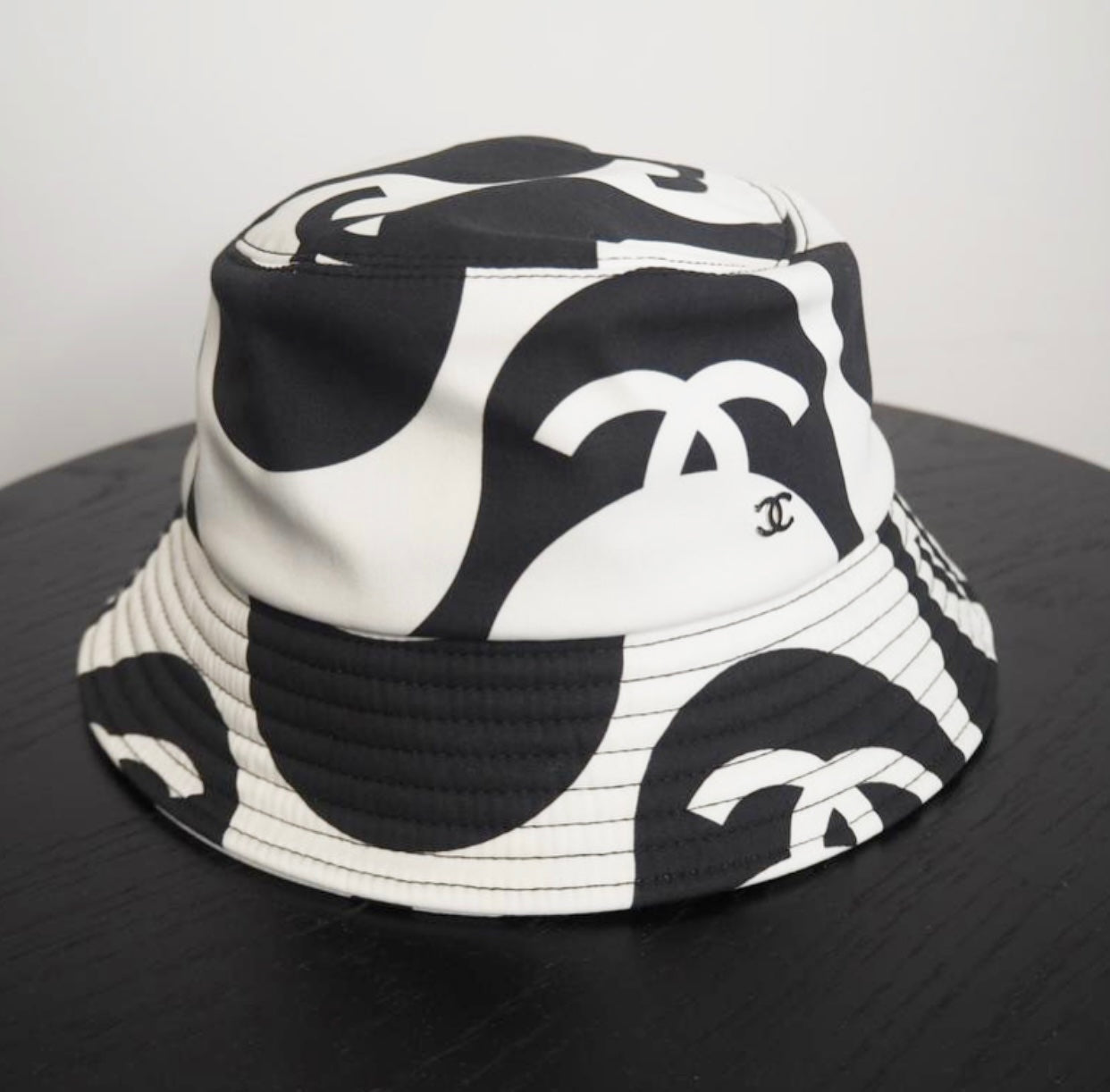 Chanel Black & Ecru Bucket Hat – Tailored Styling