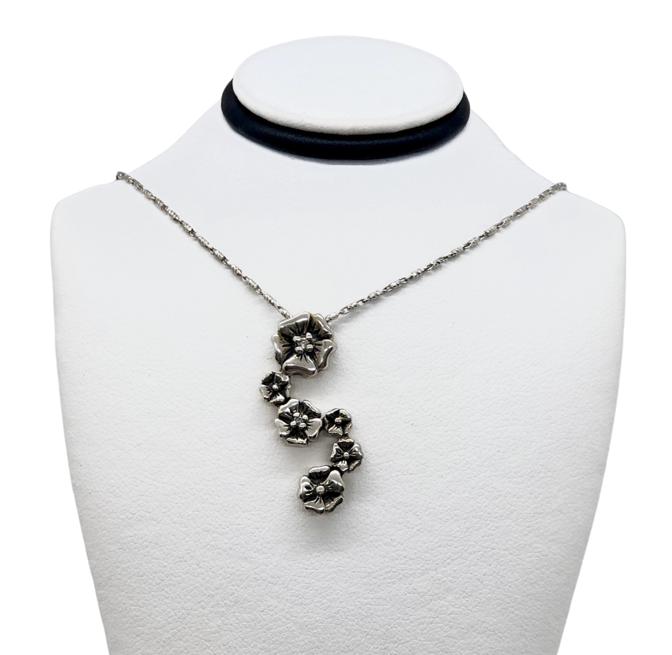 Lyric Sterling Silver Flower Pendant – Compton Jewelers