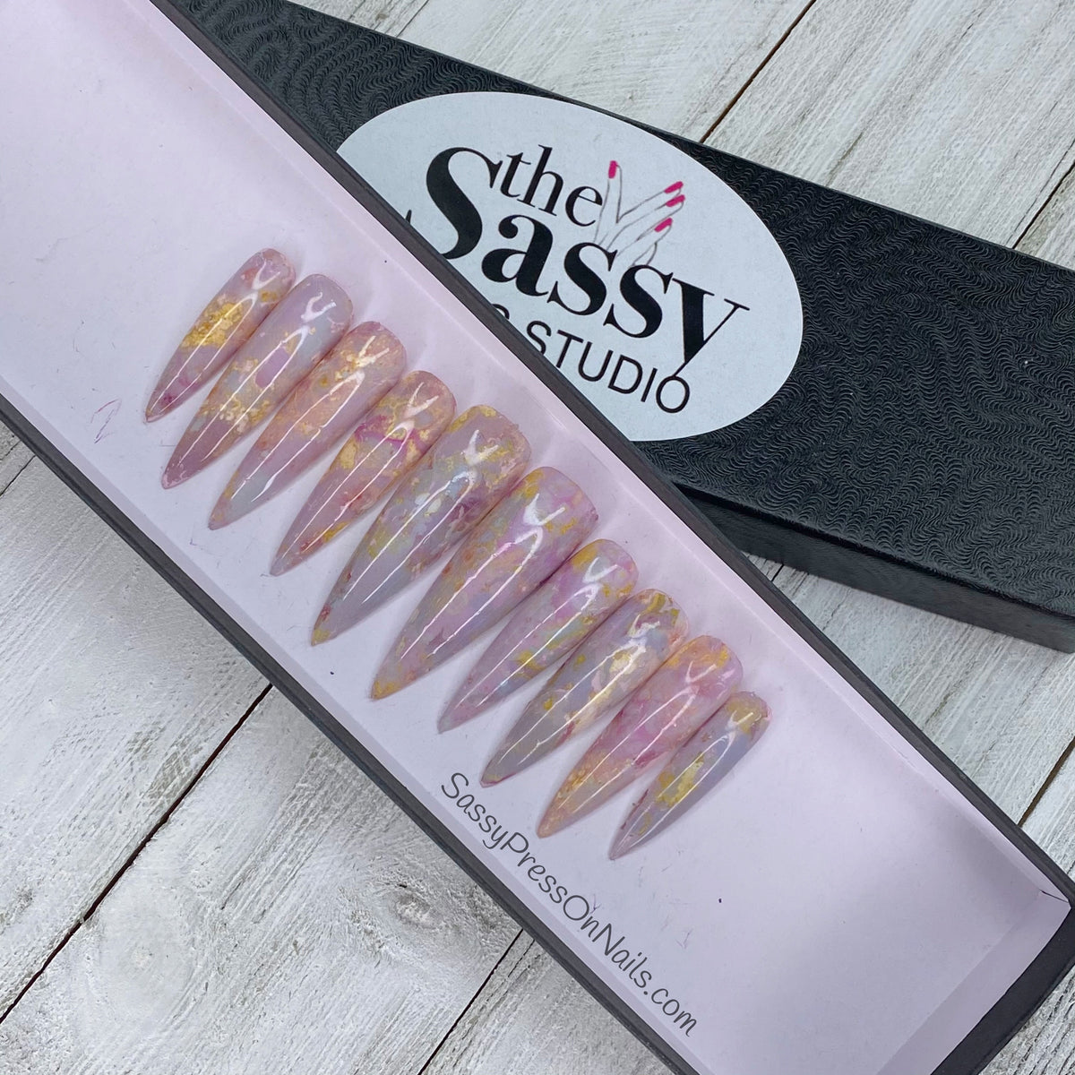 Pink Horizons – Sassy Press On Nails