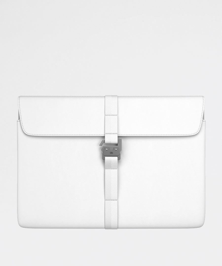 The Världsvan 16&quot; Laptop sleeve - White Out