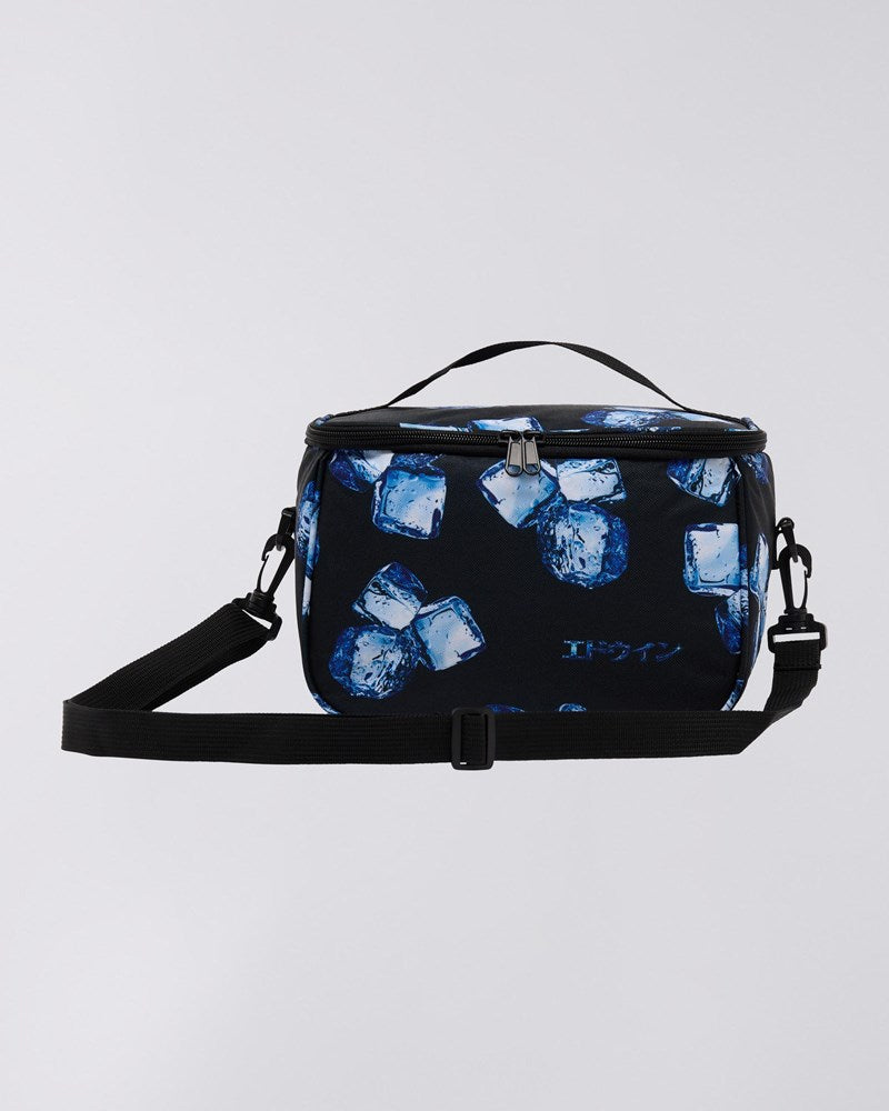 Se Small Cooler Bag - Black / Allover Print hos PACKYARD