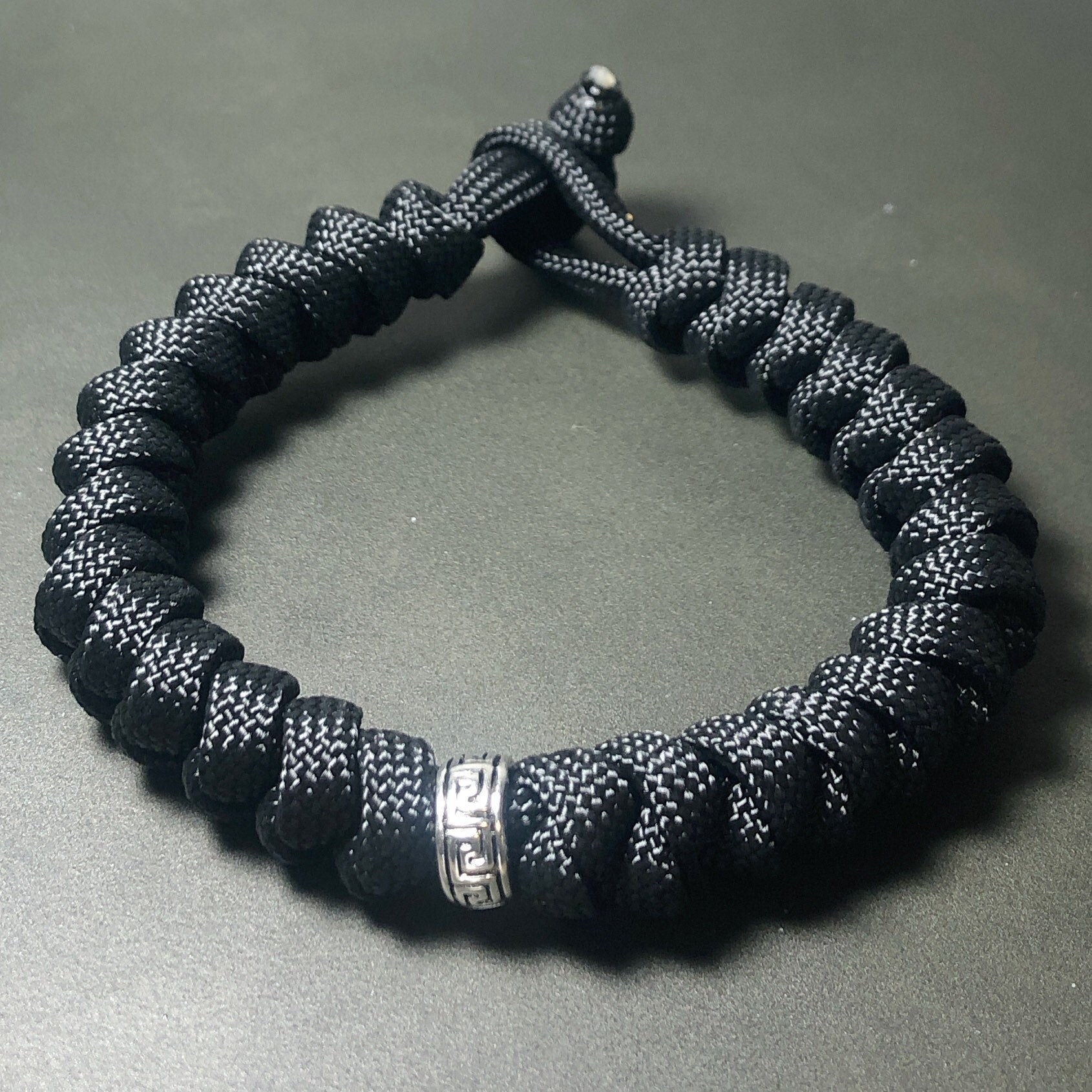 single paracord bracelet