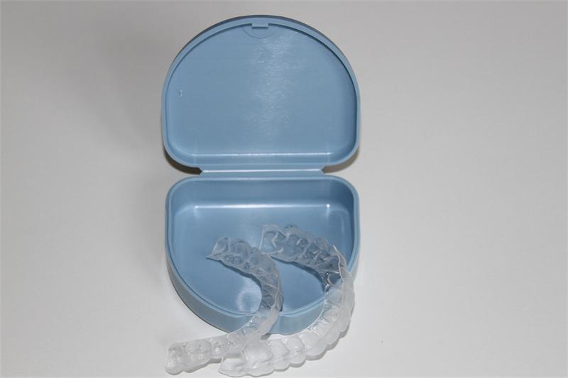 PROFESSIONAL CUSTOM TRAY TEETH WHITENING SYSTEM (TRAYS ONLY)