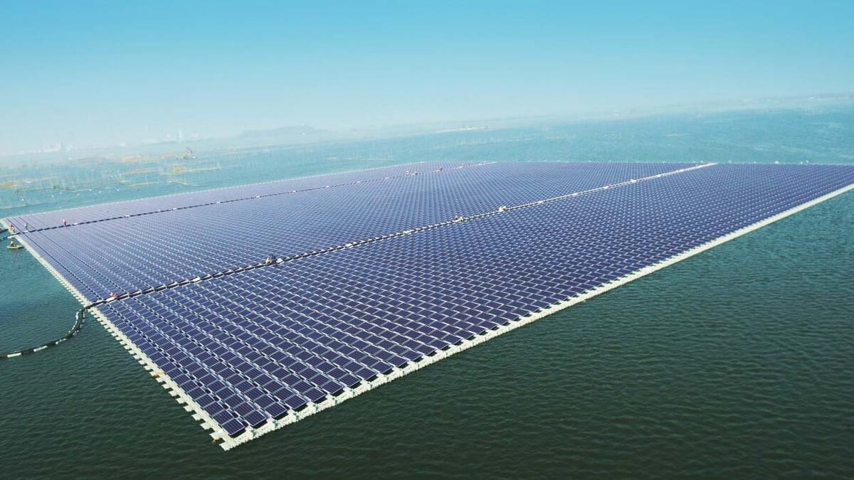Floating Solar Farms (Floatovoltaics)