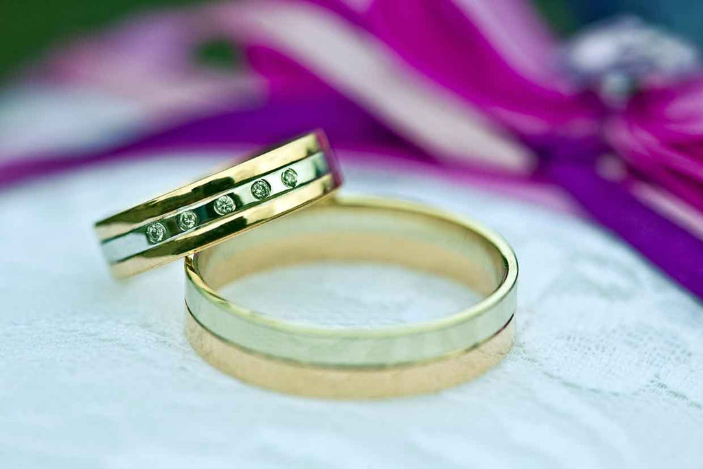 Yellow gold ring