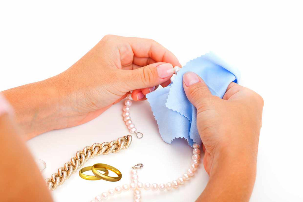 Make sure that your gold jewellery is clean before you put it away.