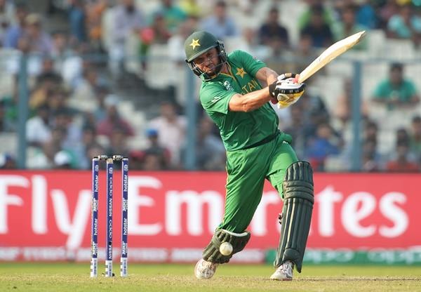 Shahid Afridi hitting a ball out of the park in an ODI match for Pakistan