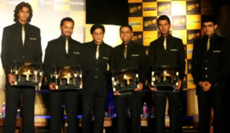 Shah Rukh Khan with the earliest players of the Kolkata Knight Riders