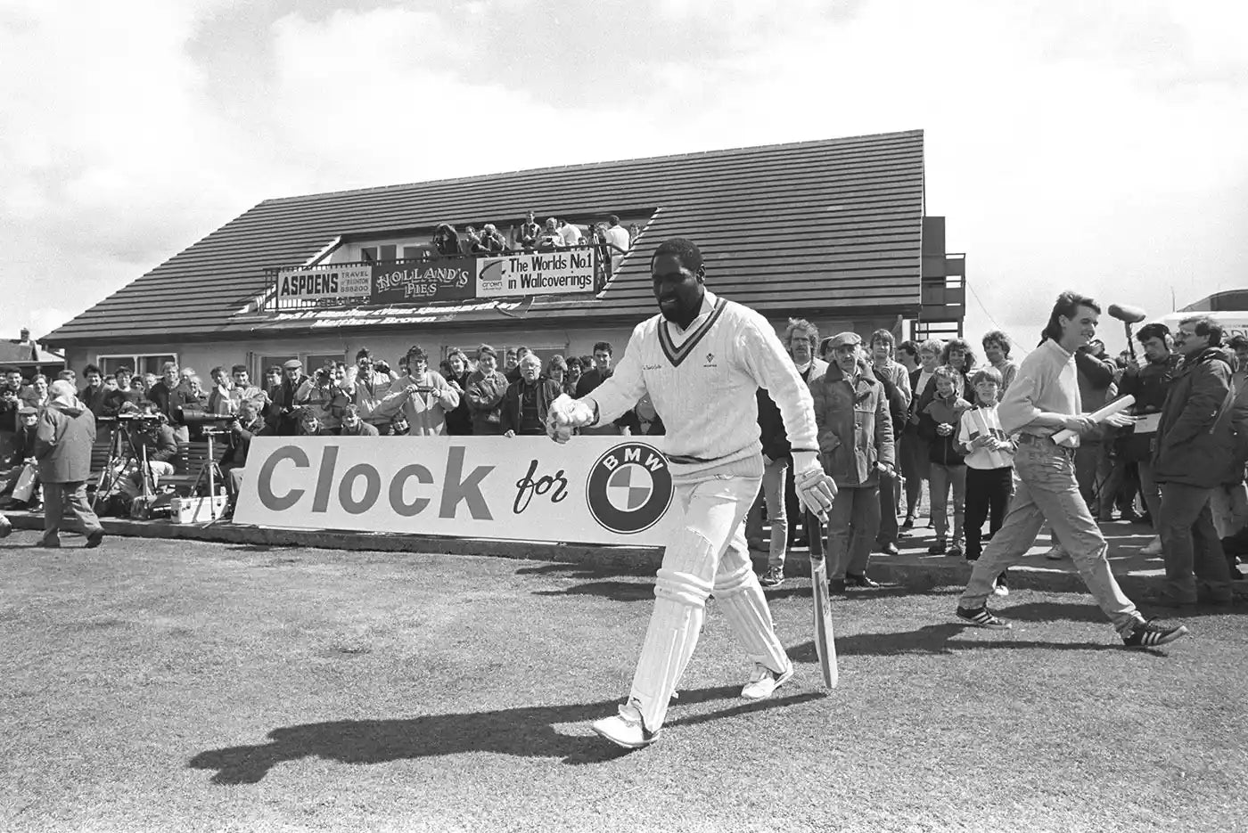 Sir Vivian Richards walks out to bat in his trademark style, without the helmet