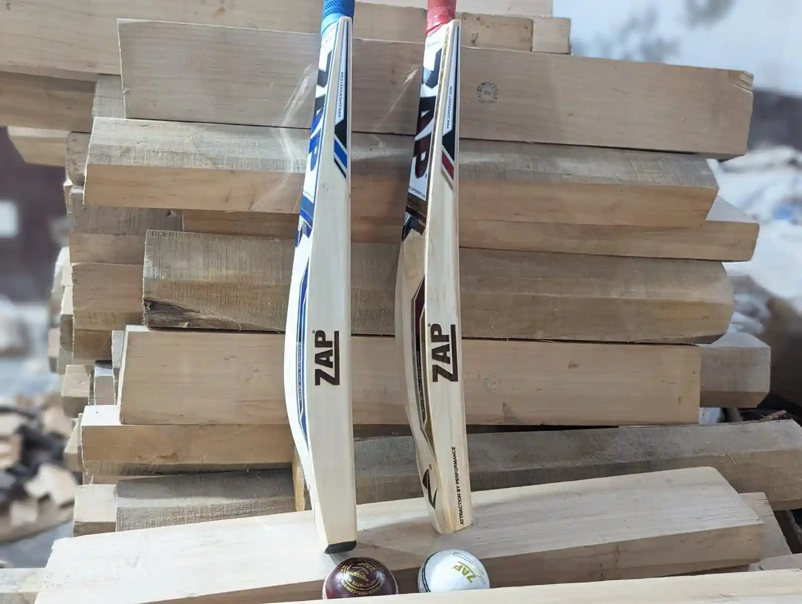 The side on of the a ZAP Kashmir Willow Cricket Bat and and English Willow Cricket Bat showing the bat shape, the bow length and bat profile