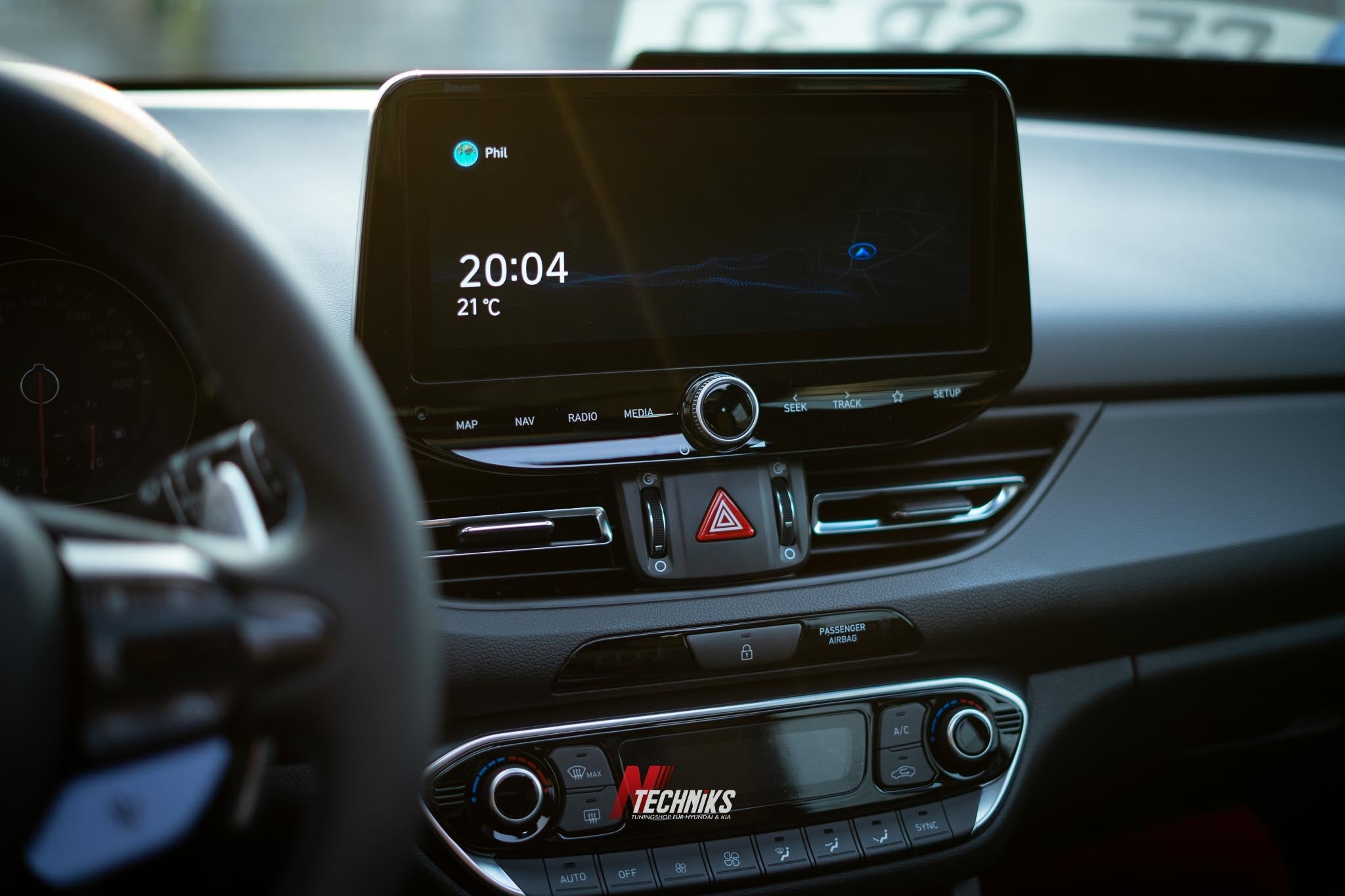CDEFG Kompatibel mit Hyundai i30 / i30 Kombi / i30 N 8 Zoll Auto Navigation  Glas Schutzfolie 9H Kratzfest Anti-Fingerprint GPS Transparent