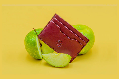 SUSTAINABLE CARDHOLDERS MADE FROM APPLE SKIN