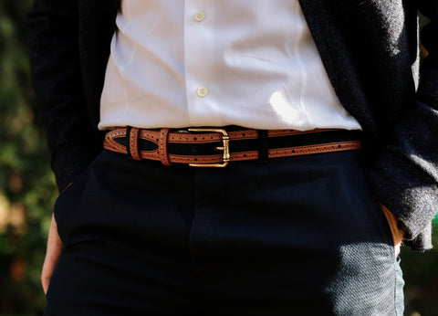 A perfectly fitted belt in the middle of 3 holes