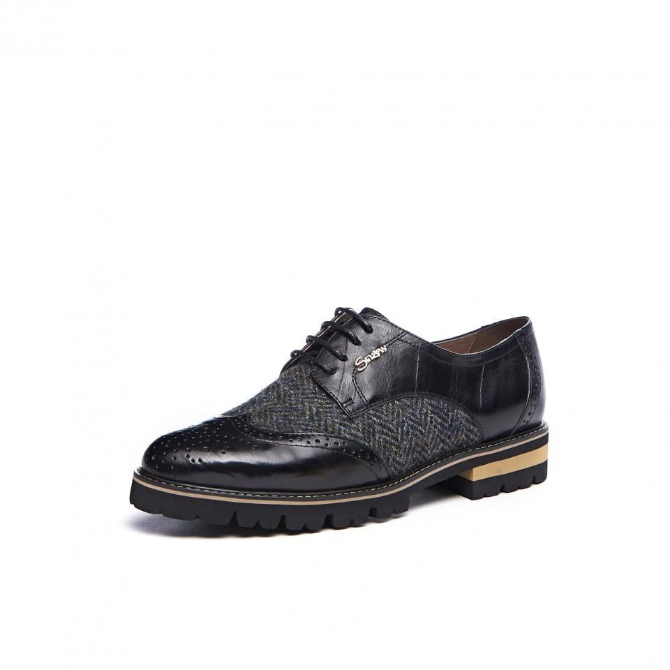 Permanent Proficiat overloop Women's Harris Tweed Brogues by Snow Paw - Black | Scotland Kilt Co US