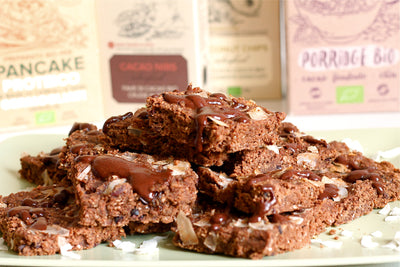 Porridge brownies proteici al cacao e cocco
