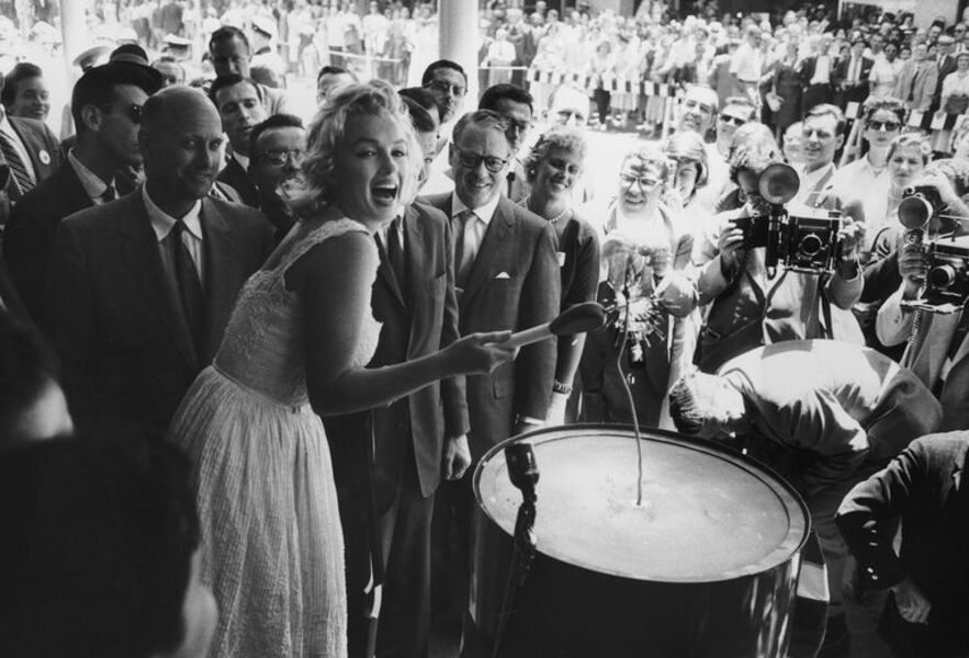 La joyeuse Marylin en Amérique, sur une photo en noir-et-blanc