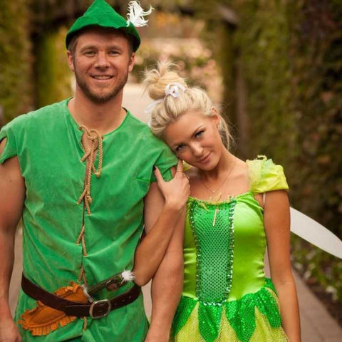 peter pan et clochette amoureux en costume