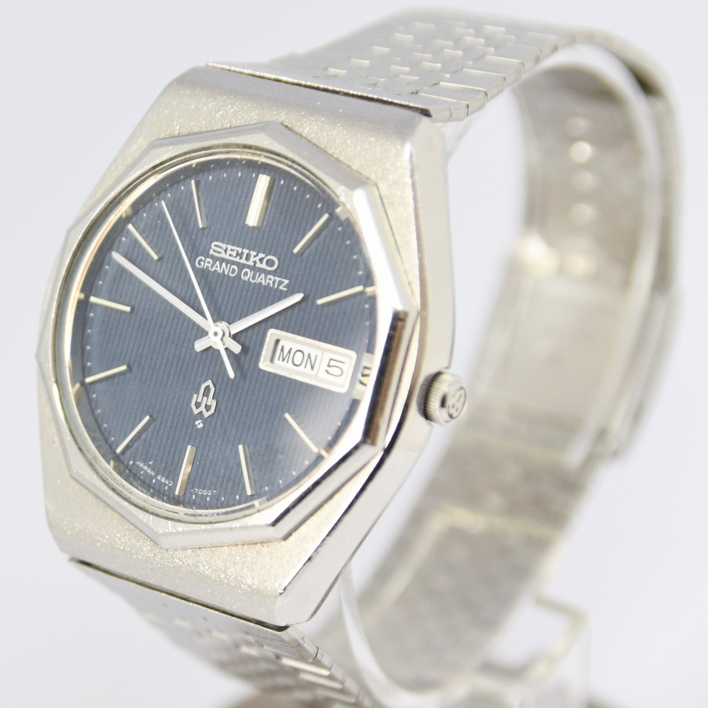 1975 Seiko Grand Quartz Day / Date electric blue parallel dial model r |  Antique Watch Co